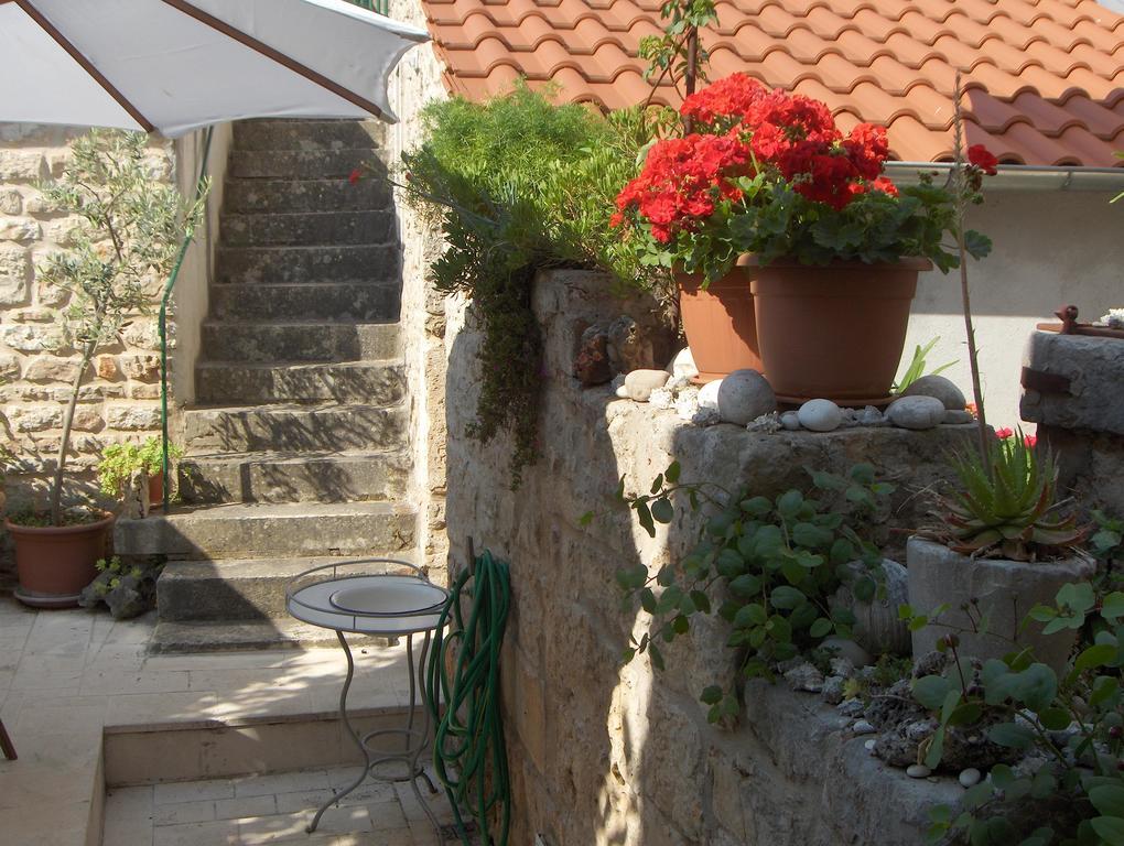 Guest House Lucijo Врбоска Екстериор снимка