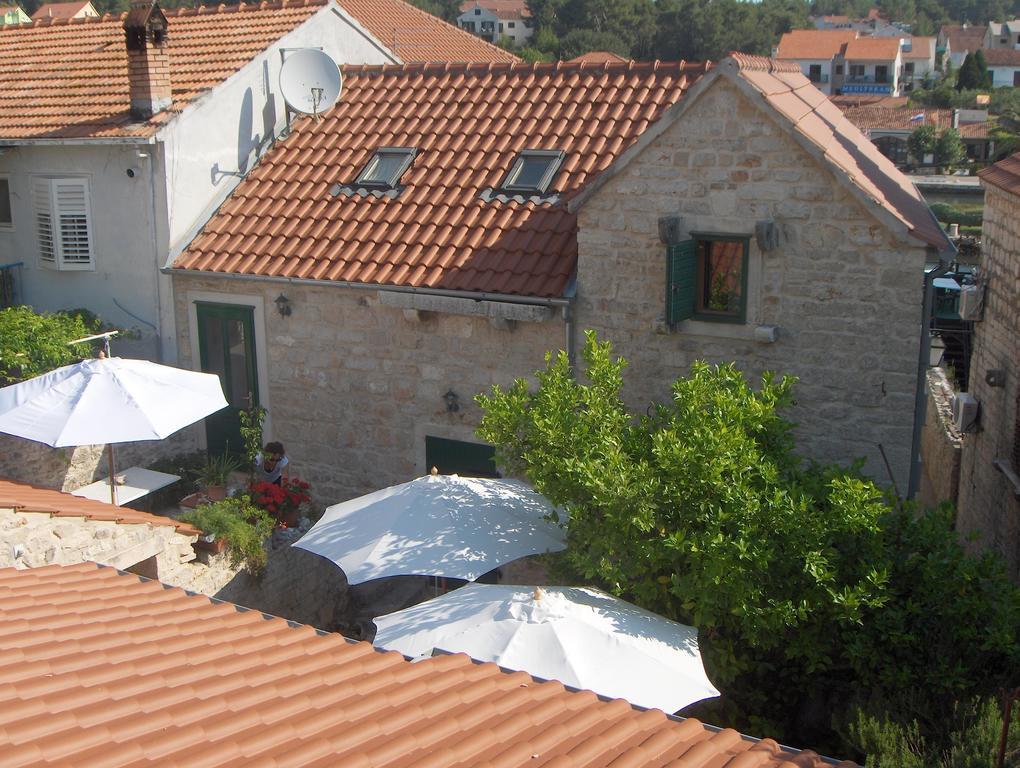 Guest House Lucijo Врбоска Екстериор снимка